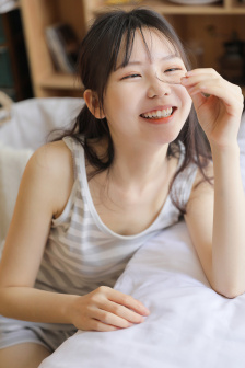 娇妻被朋友灌醉后任人玩电影